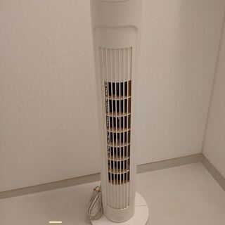 首振り機能付きタワー式扇風機（エスケイジャパン SKJ-KA33TF）