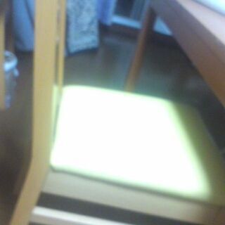 テーブル・椅子ｘ４セットの画像