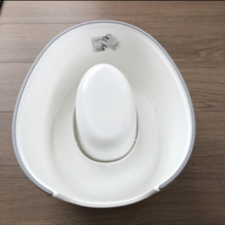 美品☆未使用品ベビービョルンおまるスマートポッティの画像