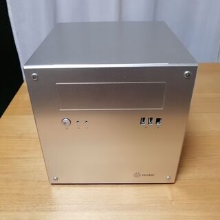 おしゃれなキューブ型PCケース acubic C10　