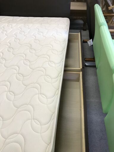 美品！！　国産！！！　引き出し付きセミダブルベット　１９，９８０円（税込み）