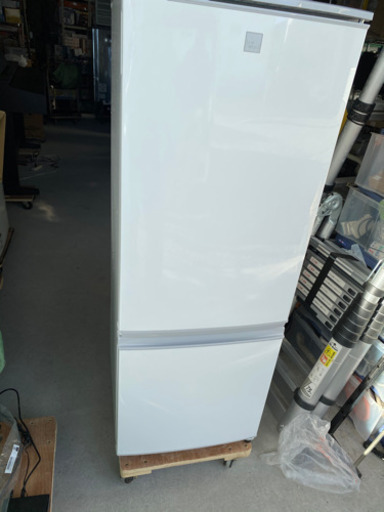 超お薦め品‼️美品‼️シャープ冷蔵庫167Lどっちもドア 2018年