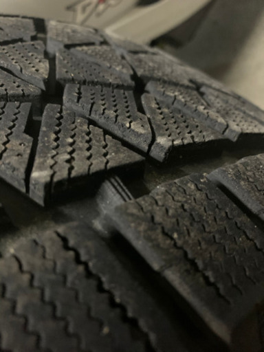 9月末に処分します　ブリザック　DM V-2  275/70R/16 ランドクルーザーなどに