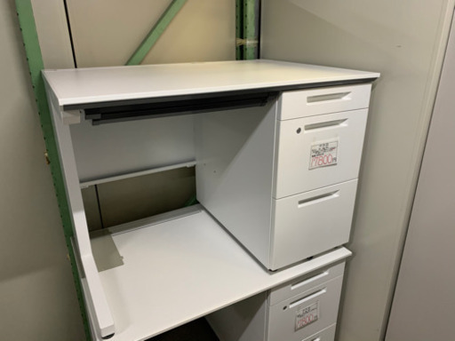 コクヨ　片袖机　ISデスク1000 700 720 鍵あり