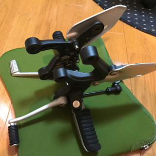 カワサキZ900RS 用のステップ左右セット