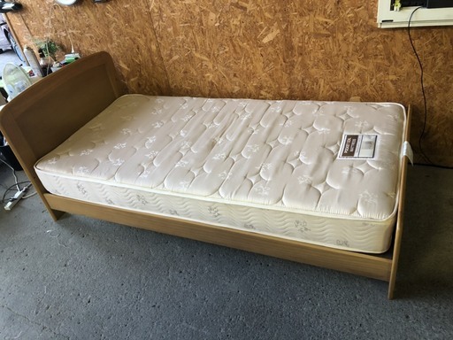 A２７０５　シングルベッド   シンプル