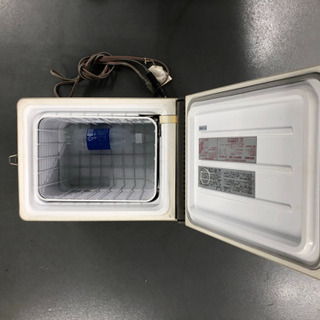 車用の冷凍、冷蔵庫です。の画像