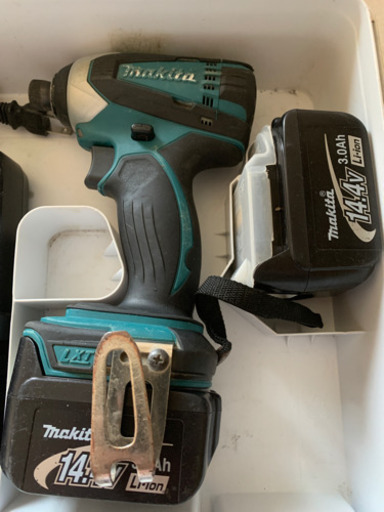 マキタ 充電式インパクトドライバー　TD134DX2 14.4v