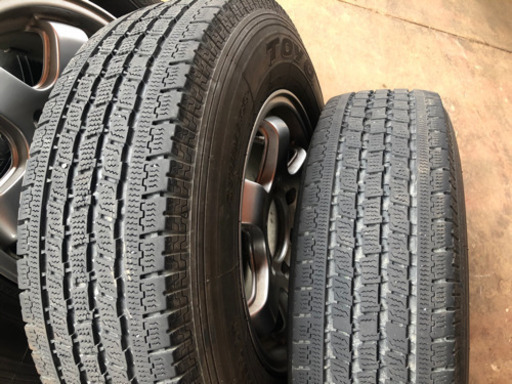【お話し中】ハイエース、キャラバンに 195／80／15 LT