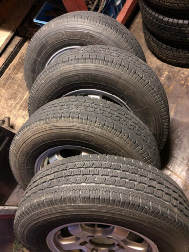 【お話し中】ハイエース、キャラバンに 195／80／15 LT