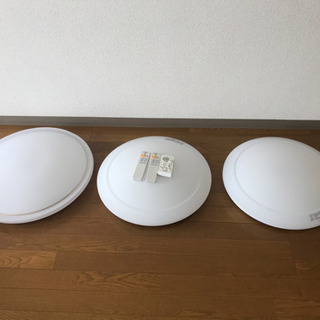 LED 照明 3セット無料です。