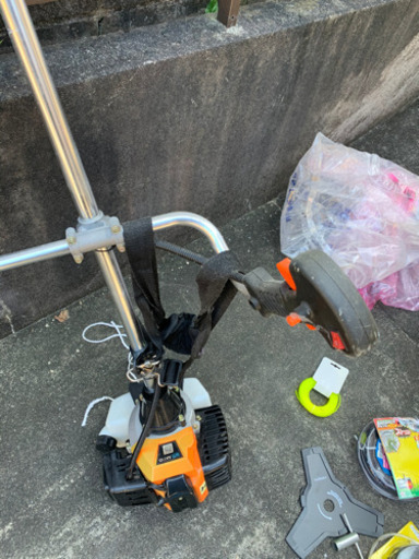 中古の草刈機