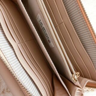 0円：しまむらで購入の財布の画像