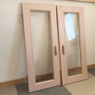 【もらって下さい♪】廃材☆DIYにいかがですか  両開きガラス扉
