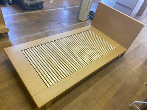 0829-10  ハウスメーカー展示品　未使用　低床シングルベッド　