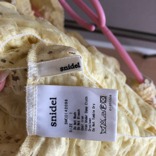 SNIDELオフショルワンピ の画像