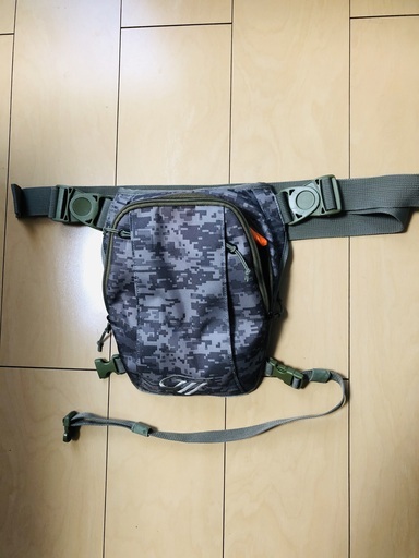 ツーリングに最適　レッグバッグ