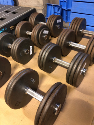 ダンベル24・28・34kgセットと台