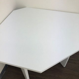 三角コーナー　テーブル　の画像