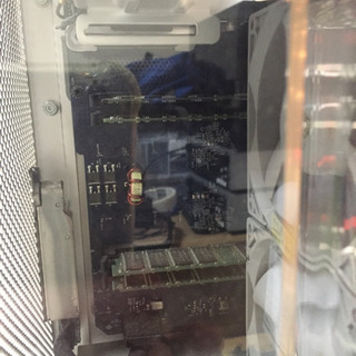 ちょーかっこいい！ビンテージMac G5の画像
