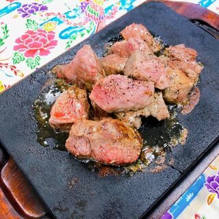 東尾道のCOWCOWステーキ本店でのホールスタッフ募集の画像