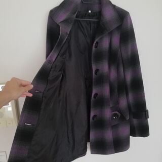 紫色のチャックのコート　【XL】の画像