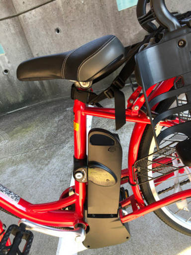 電動自転車！子供が乗れるようになっています。