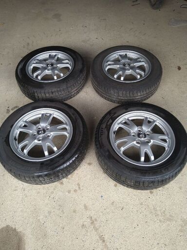 プリウス　30前期　純正ホイール　センターキャップ付き