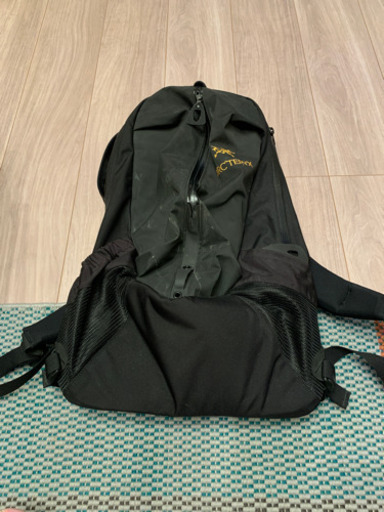 値下げしました！9月1日！大人気　アークテリクス　アロー22 バックパック　ブラックブラック