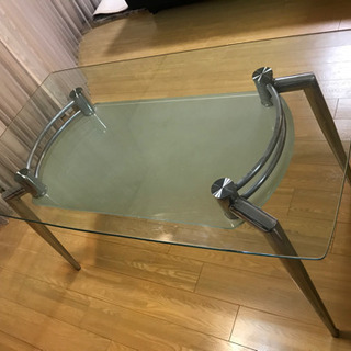 カッコイイ★4人用ダイニングテーブルの画像