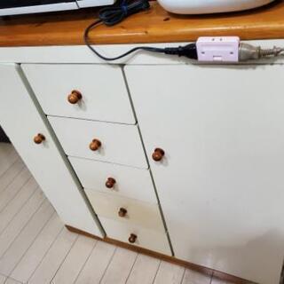 キッチンキャビネット