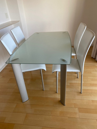 ダイニングガラステーブル