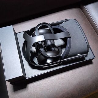 【美品】Oculus Quest 64GB VR ヘッドマウント...