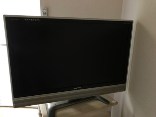 2009年製　AQUOS テレビ　37インチ