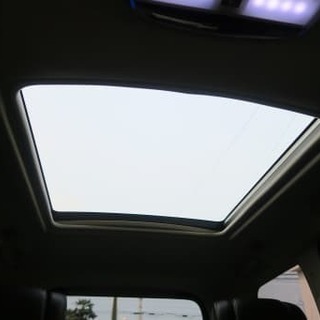 この車な何でしょう？？　わかった方!くるまのミツクニ甲府店までの画像