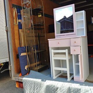 値引きしました。かわいいおしゃれな　ドレッサーです。の画像