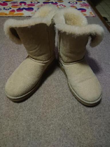 UGG ベイリーボタン