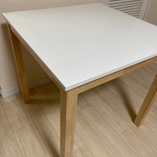 ニトリ　テーブル　　IKEA イス2脚の画像