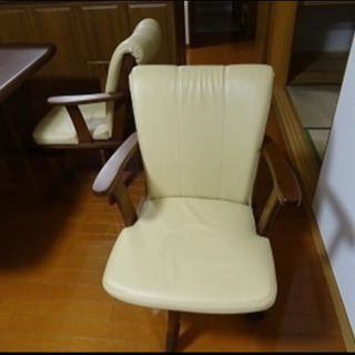 落ち着いた雰囲気のダイニングテーブルセット　　　　　値下げしましたの画像