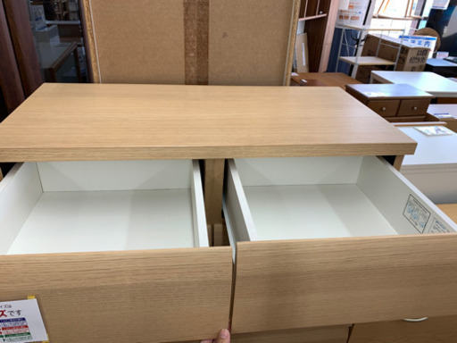 ナチュラル系どんなお部屋にもマッチする6段チェストです!!