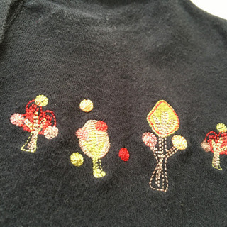 100〜110㎝　ニニョスニニョス　黒長袖シャツの画像