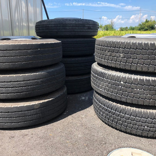 ニトントラックタイヤの画像