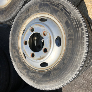 ニトントラックタイヤの画像