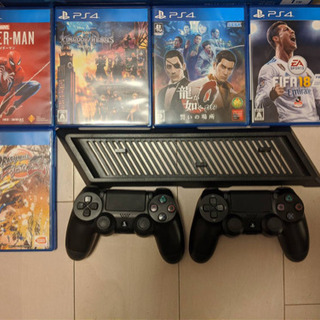 PS4 Pro ジェット・ブラック 1TB 本体「ソフト5本, コントローラー２台付き！」の画像