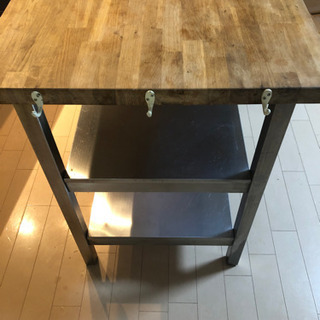 IKEA アイランドキッチンテーブル　作業台の画像