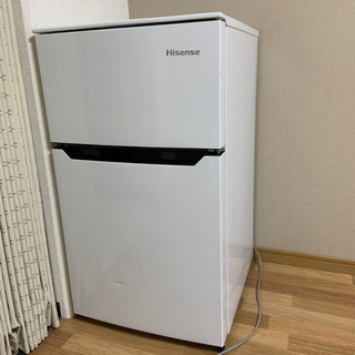冷蔵庫、洗濯機、勉強机の画像