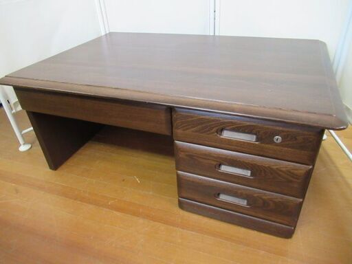 J1536/座卓/勉強机/机/ローテーブル/テーブル/鍵付き/木目/ナチュラル/ブラウン/中古品/
