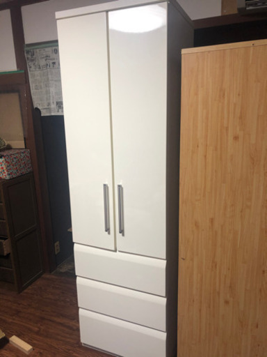 値下げしました白いタンス
