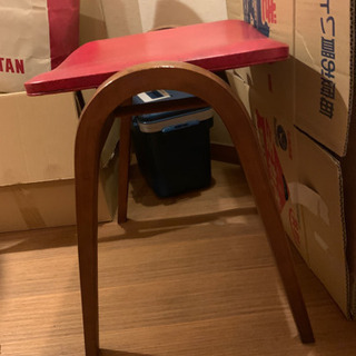 マットチェア　椅子　レッド　赤　1脚のみの画像
