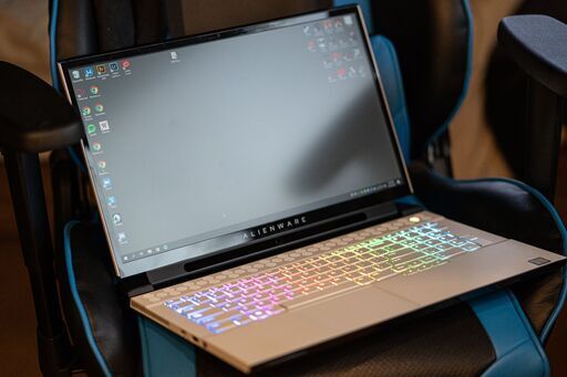Alienware M17 R2　ほぼ未使用